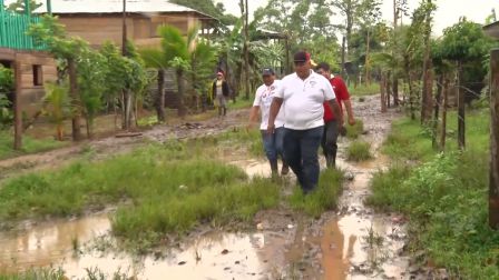 Atienden a familias afectadas por crecida del Río Escondido en El Rama