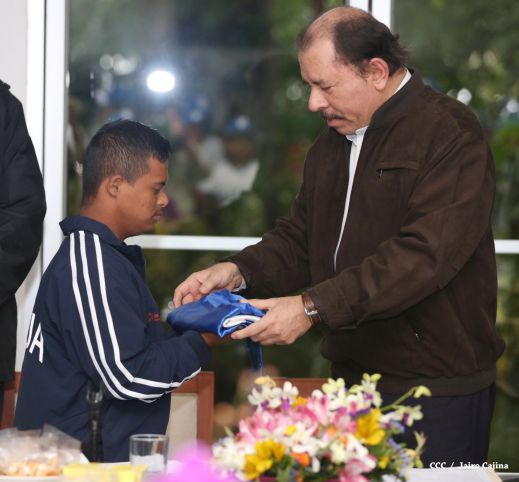 Presidente Daniel abandera a delegaciones que participarán en eventos deportivos internacionales