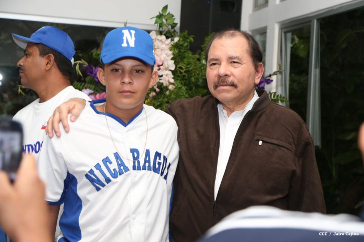 Presidente Daniel abandera a delegaciones que participarán en eventos deportivos internacionales