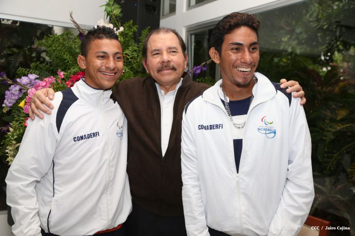 Presidente Daniel abandera a delegaciones que participarán en eventos deportivos internacionales