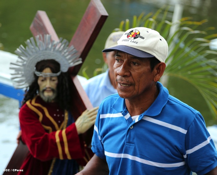 Via Crucis Acuático en Granada 2013