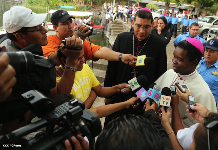 Via Crucis Acuático en Granada 2013