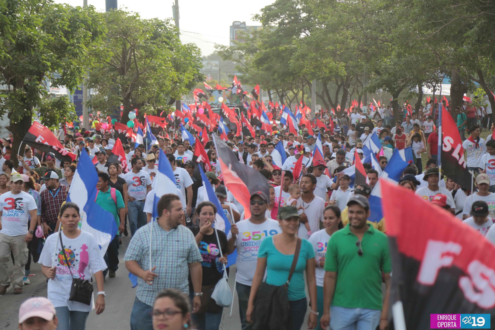 Juventud y Familias protagonizan Gran Caminata de la Alegría