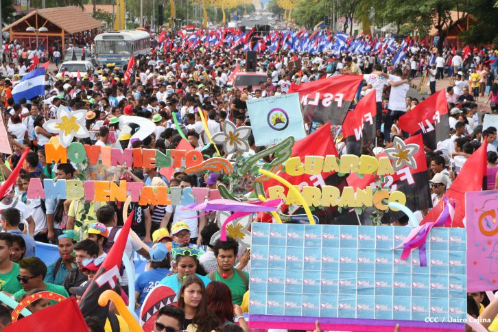 Juventud y Familias protagonizan Gran Caminata de la Alegría