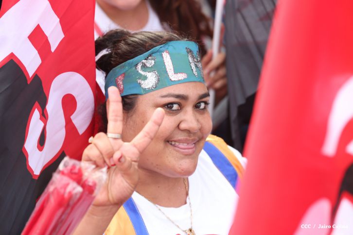 Juventud y Familias protagonizan Gran Caminata de la Alegría
