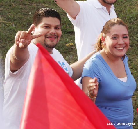 Juventud y Familias protagonizan Gran Caminata de la Alegría