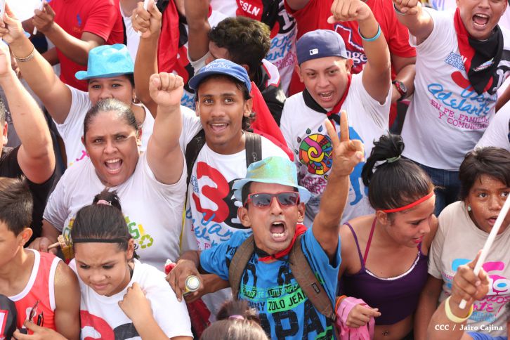 Juventud y Familias protagonizan Gran Caminata de la Alegría