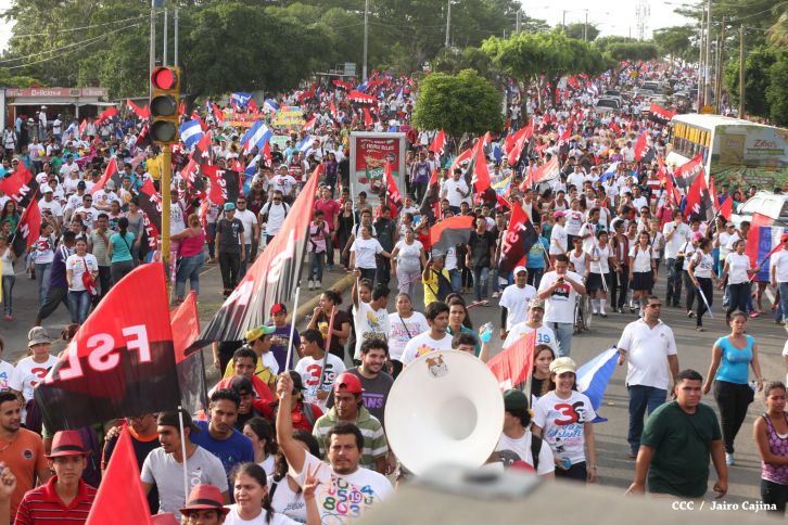 Juventud y Familias protagonizan Gran Caminata de la Alegría