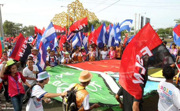 Juventud y Familias protagonizan Gran Caminata de la Alegría