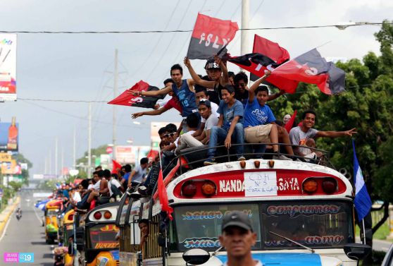 Caravanas de Masaya y Granada entran a Managua para celebrar el 36/19