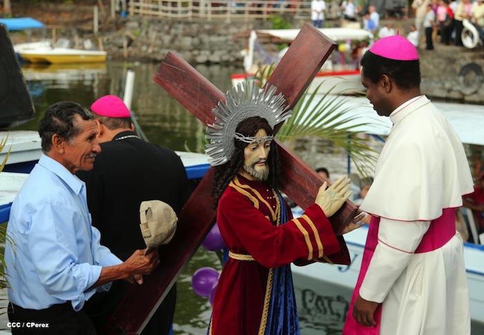 Via Crucis Acuático en Granada 2013