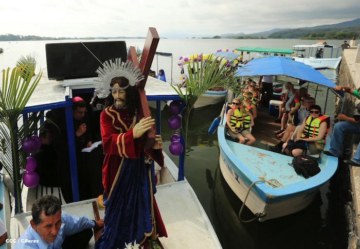 Via Crucis Acuático en Granada 2013