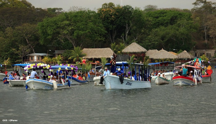 Via Crucis Acuático en Granada 2013