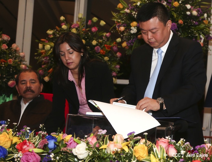 Presidente Daniel firma con HKND Group convenio marco para la construcción del Gran Canal