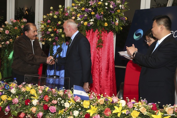 Presidente Daniel firma con HKND Group convenio marco para la construcción del Gran Canal