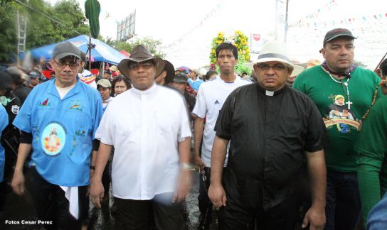 Managuas peregrinan colmados de fervor, amor y alegría en la tradicional bajada de Santo Domingo de Guzmán