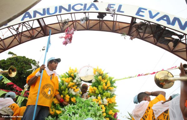 Managuas peregrinan colmados de fervor, amor y alegría en la tradicional bajada de Santo Domingo de Guzmán