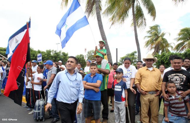 Nicaragua recibe con honores a peloteritos héroes de la Sub-12