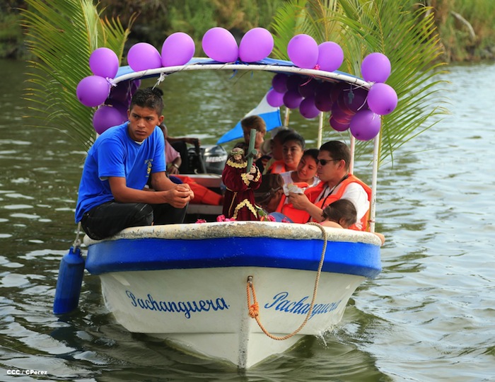 Via Crucis Acuático en Granada 2013