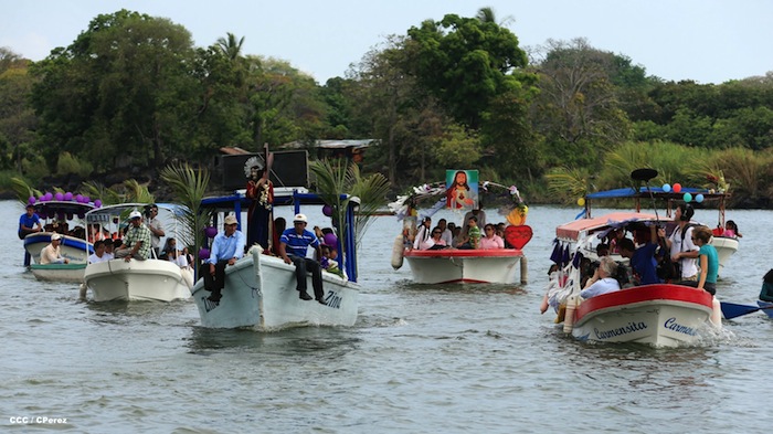 Via Crucis Acuático en Granada 2013