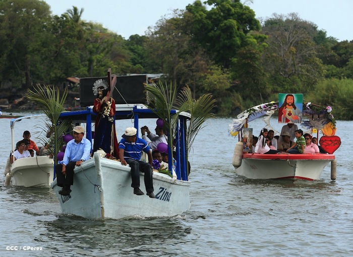 Via Crucis Acuático en Granada 2013