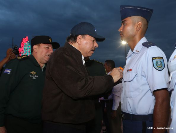 Presidente Daniel y Compañera Rosario encabezan acto del 36 aniversario de constitución de la Fuerza Aérea del Ejército de Nicaragua
