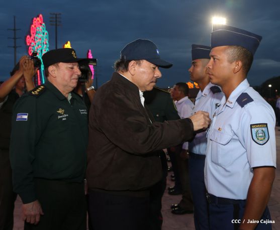 Presidente Daniel y Compañera Rosario encabezan acto del 36 aniversario de constitución de la Fuerza Aérea del Ejército de Nicaragua