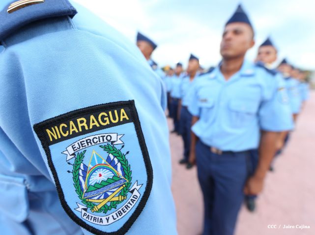 Presidente Daniel y Compañera Rosario encabezan acto del 36 aniversario de constitución de la Fuerza Aérea del Ejército de Nicaragua