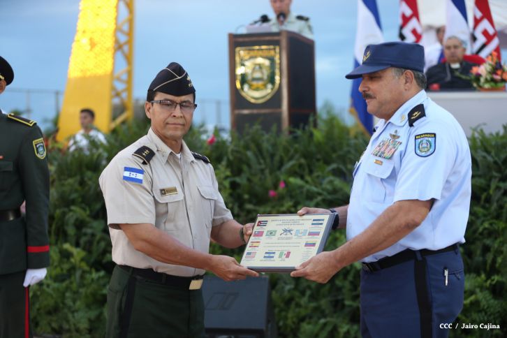 Presidente Daniel y Compañera Rosario encabezan acto del 36 aniversario de constitución de la Fuerza Aérea del Ejército de Nicaragua