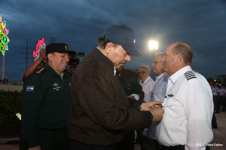 Presidente Daniel y Compañera Rosario encabezan acto del 36 aniversario de constitución de la Fuerza Aérea del Ejército de Nicaragua