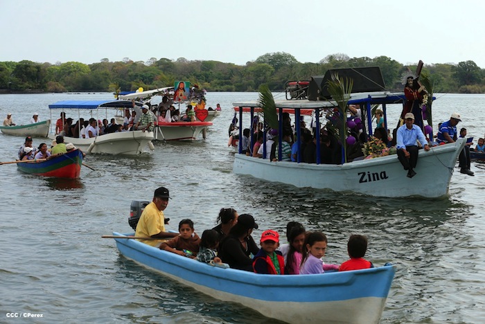 Via Crucis Acuático en Granada 2013