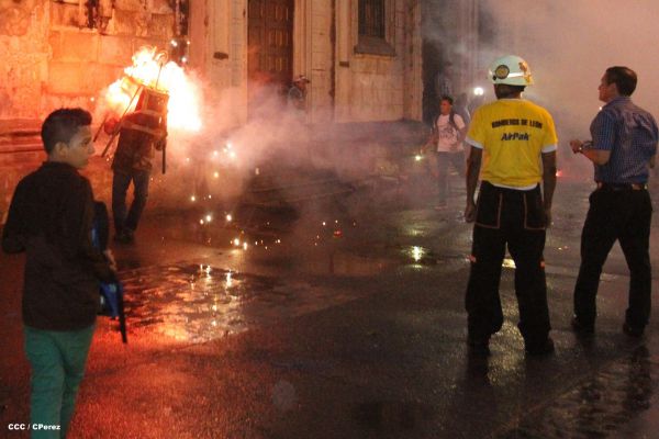 León celebra tradicional Gritería Chiquita