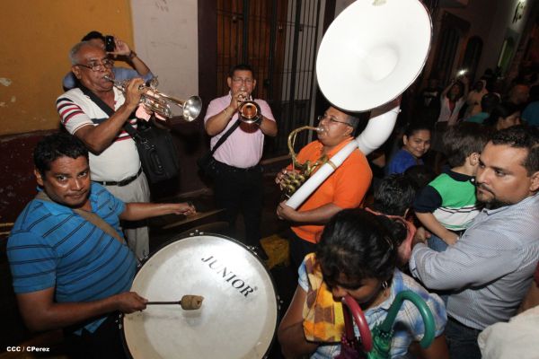 León celebra tradicional Gritería Chiquita