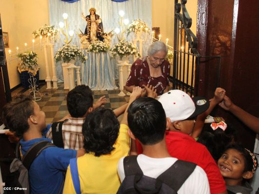 León celebra tradicional Gritería Chiquita