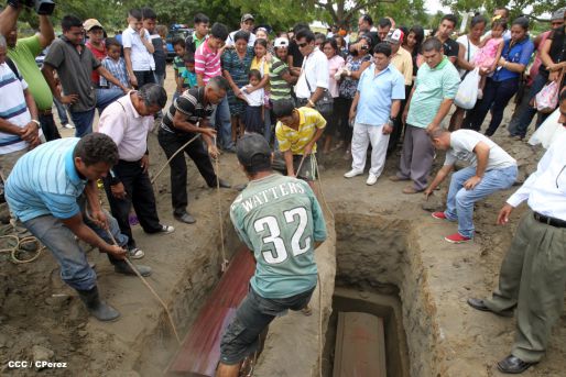 Rinden homenaje póstumo a compañeros policías caídos en el cumplimiento del deber