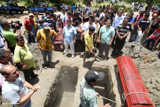 Rinden homenaje póstumo a compañeros policías caídos en el cumplimiento del deber