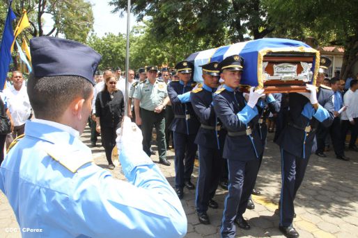 Rinden homenaje póstumo a compañeros policías caídos en el cumplimiento del deber