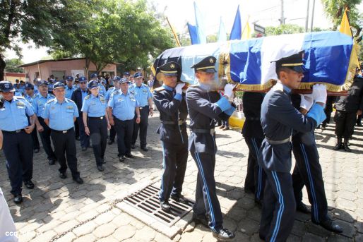Rinden homenaje póstumo a compañeros policías caídos en el cumplimiento del deber