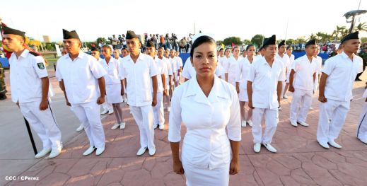 Presidente Daniel reconoce labor de la Fuerza Naval en su 35 aniversario