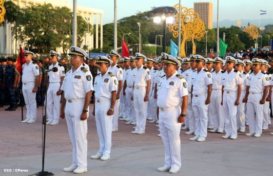 Presidente Daniel reconoce labor de la Fuerza Naval en su 35 aniversario