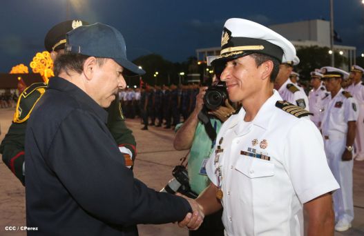 Presidente Daniel reconoce labor de la Fuerza Naval en su 35 aniversario