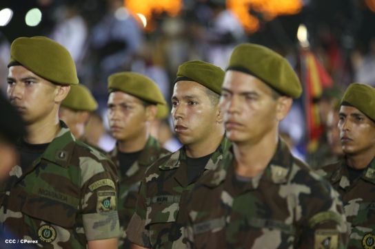 Presidente Daniel reconoce labor de la Fuerza Naval en su 35 aniversario