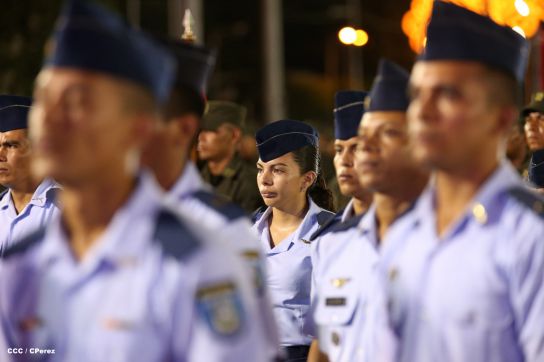 Presidente Daniel reconoce labor de la Fuerza Naval en su 35 aniversario
