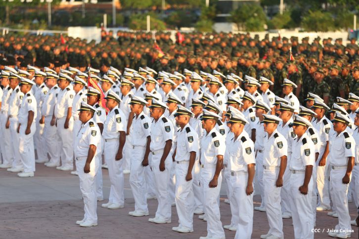 Presidente Daniel reconoce labor de la Fuerza Naval en su 35 aniversario