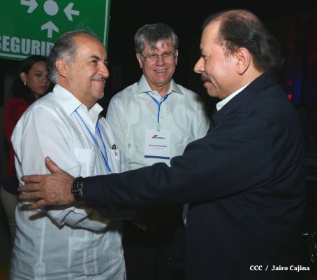 Presidente Daniel inaugura nueva planta de CEMEX en Nicaragua