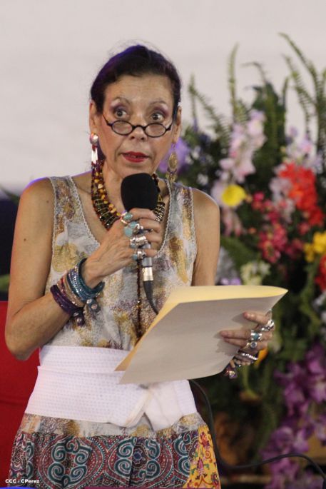 Daniel y Rosario participan en Acto del 36 Aniversario del Ejército de Nicaragua