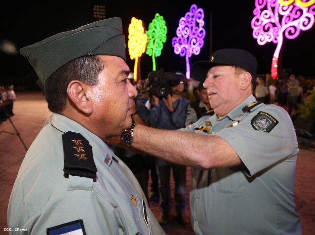 Daniel y Rosario participan en Acto del 36 Aniversario del Ejército de Nicaragua