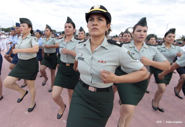 Daniel y Rosario participan en Acto del 36 Aniversario del Ejército de Nicaragua