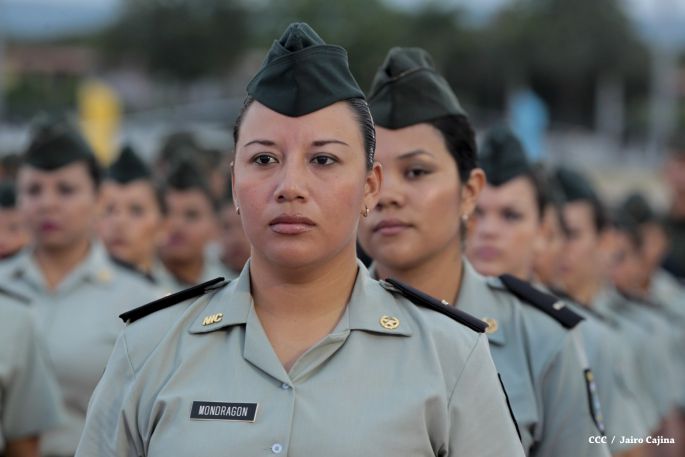 Daniel y Rosario participan en Acto del 36 Aniversario del Ejército de Nicaragua