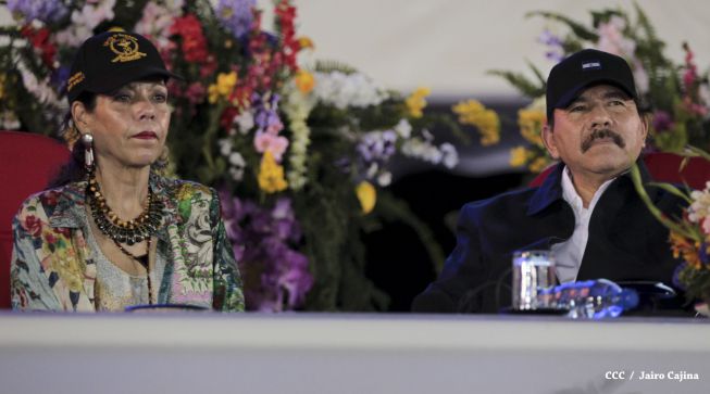 Daniel y Rosario participan en Acto del 36 Aniversario del Ejército de Nicaragua